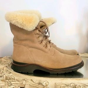 L.L.Bean light tan shearling boots 8.5